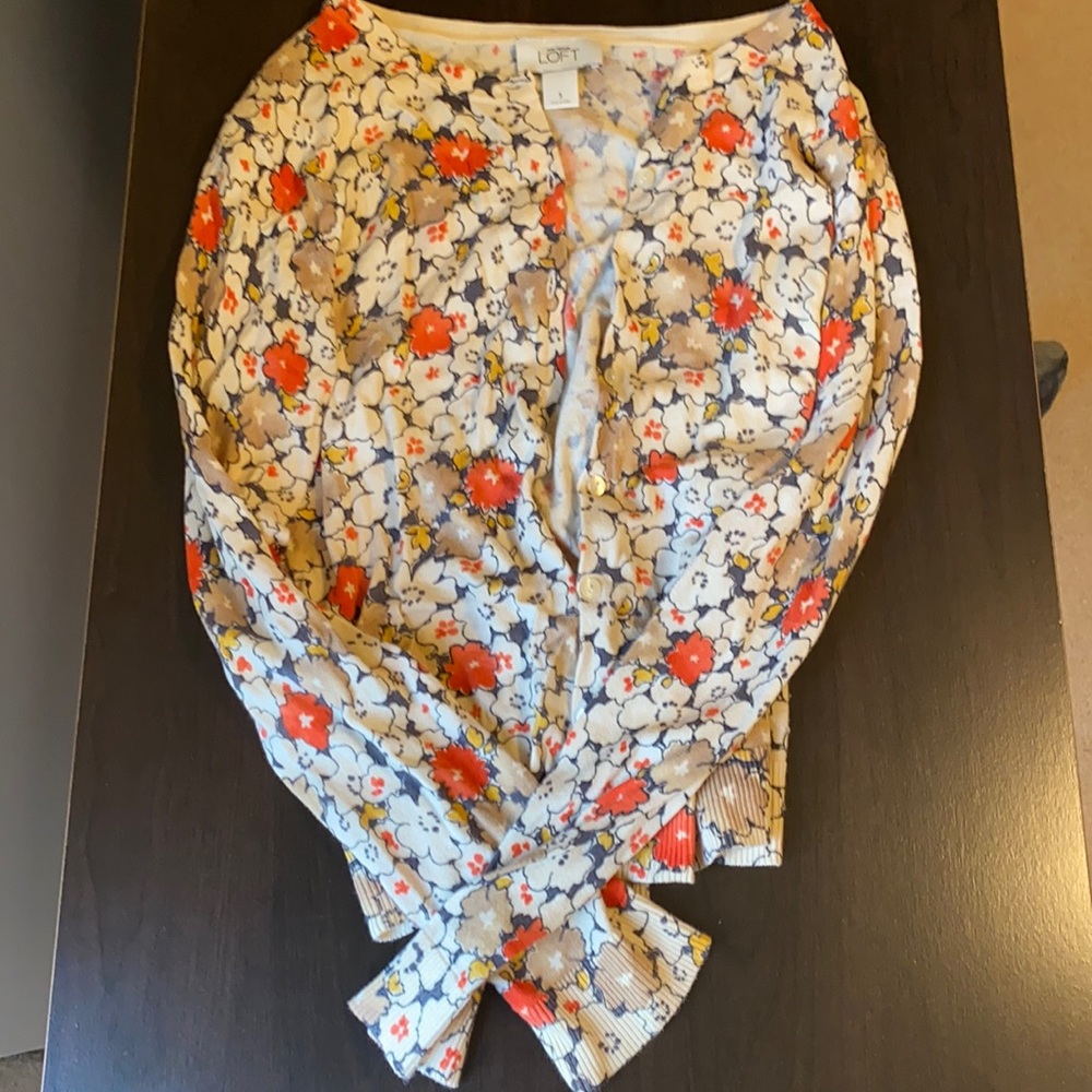 EUC Ann Taylor Loft Cardigan